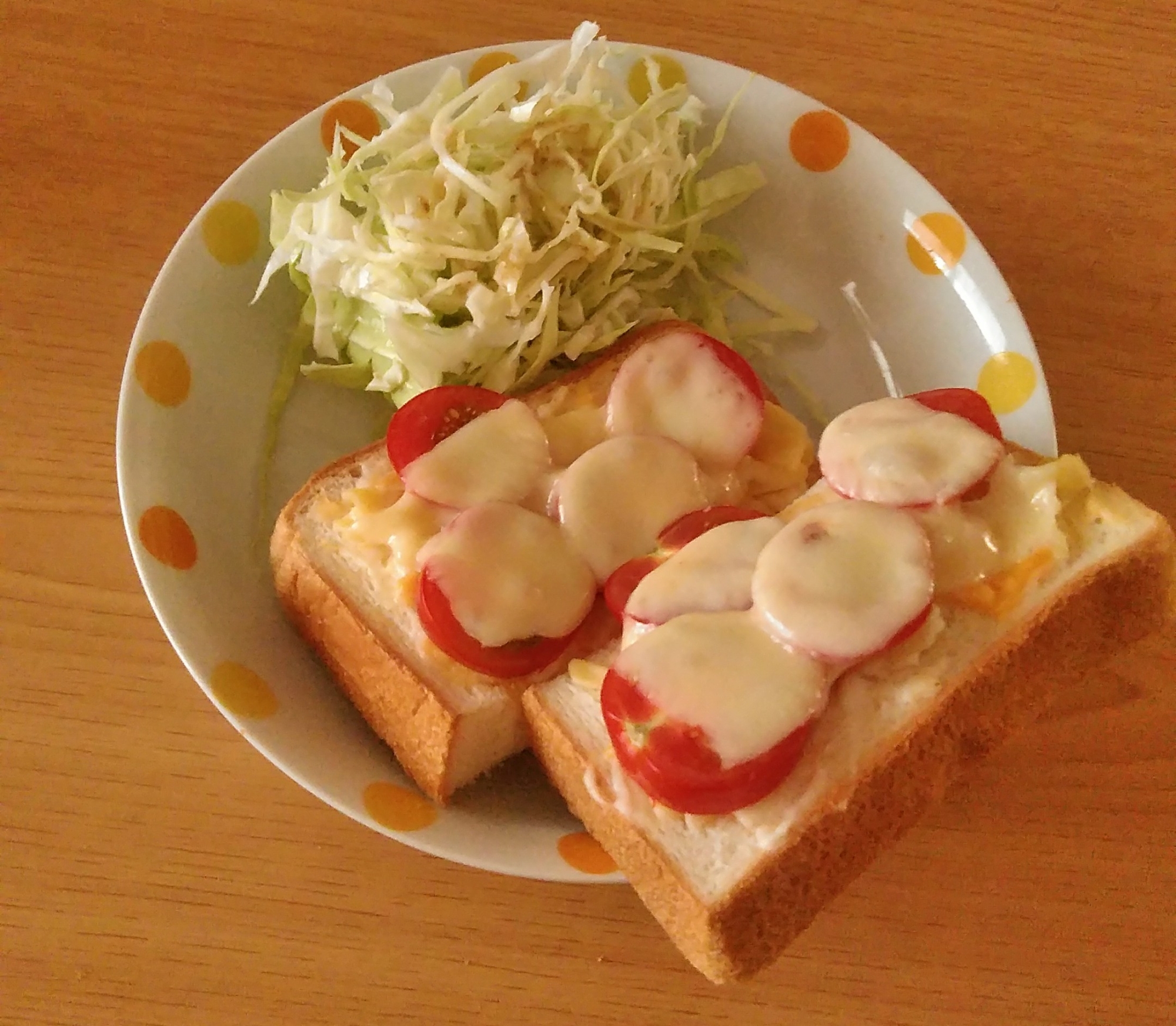 トマトグラタンチーズトースト