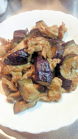 茄子と豚バラ肉のオイマヨ炒め