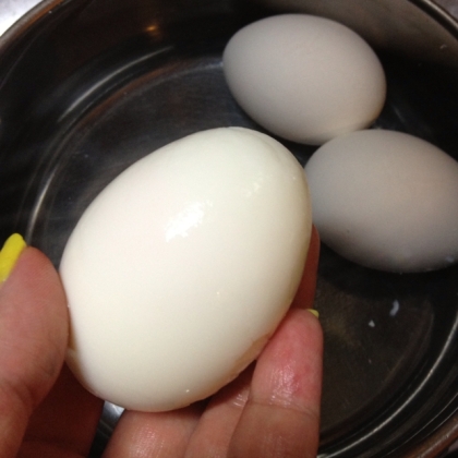 リピート♡新しい卵だと、ツルンとは剥けないけど古い卵なら余裕のツルンでいい気持ちですね。
ごちそうさまでした。