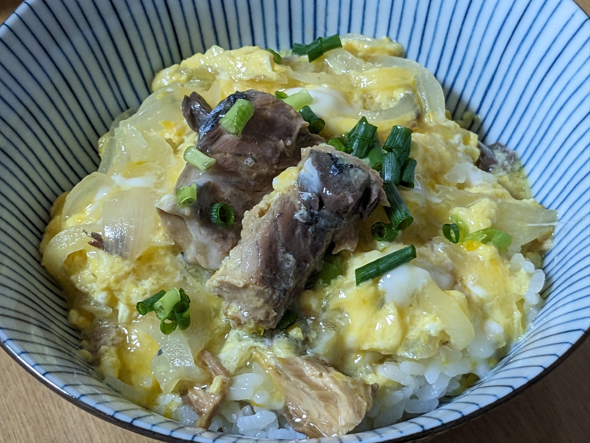 さば缶の卵とじ丼