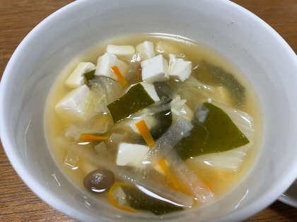 大根とわかめと豆腐の味噌汁