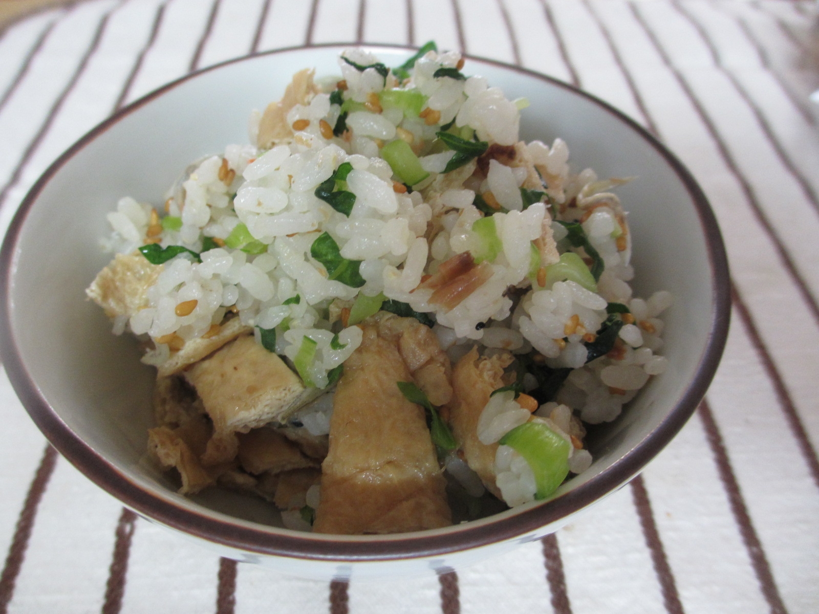 お揚げと青菜のじゃこ混ぜご飯