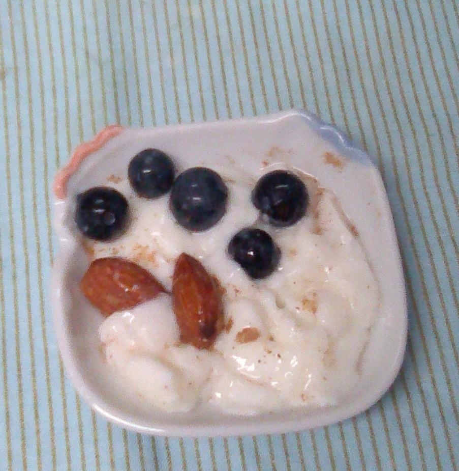 ブルーベリーとアーモンドのヨーグルト