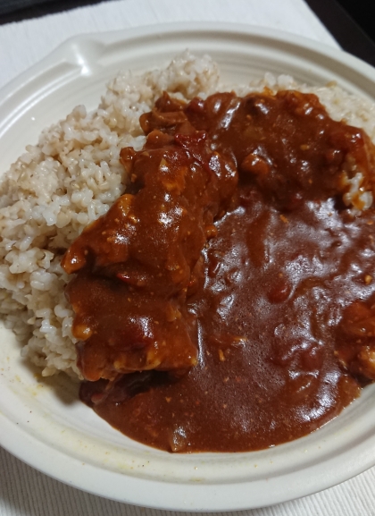 圧力鍋でチキンバターカレーを作りたくてレシピ見ました。カレー粉をこくまろを使ったら色が濃くなりましたが、いつものこくまろとは違う味で美味しかったです。