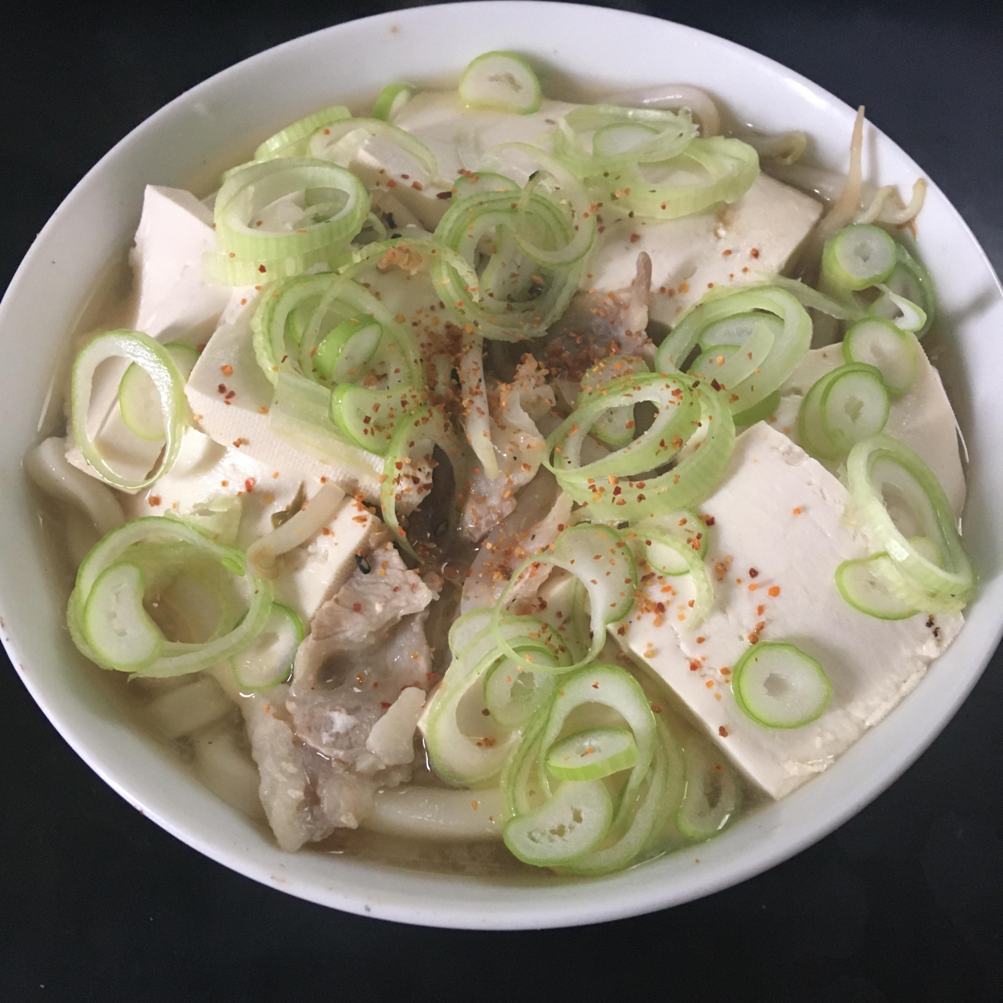 もやし、豆腐、ねぎ、豚汁うどん