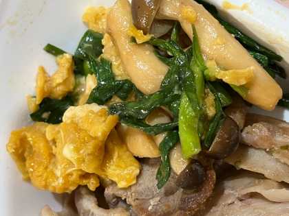 豚ニラ玉(豚肉とニラと卵のオイスター炒め)