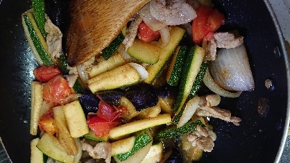 夏野菜をたっぷり食べれて美味しかったです。
和の顆粒で作りました。次回は中華で作ってみようと思います。