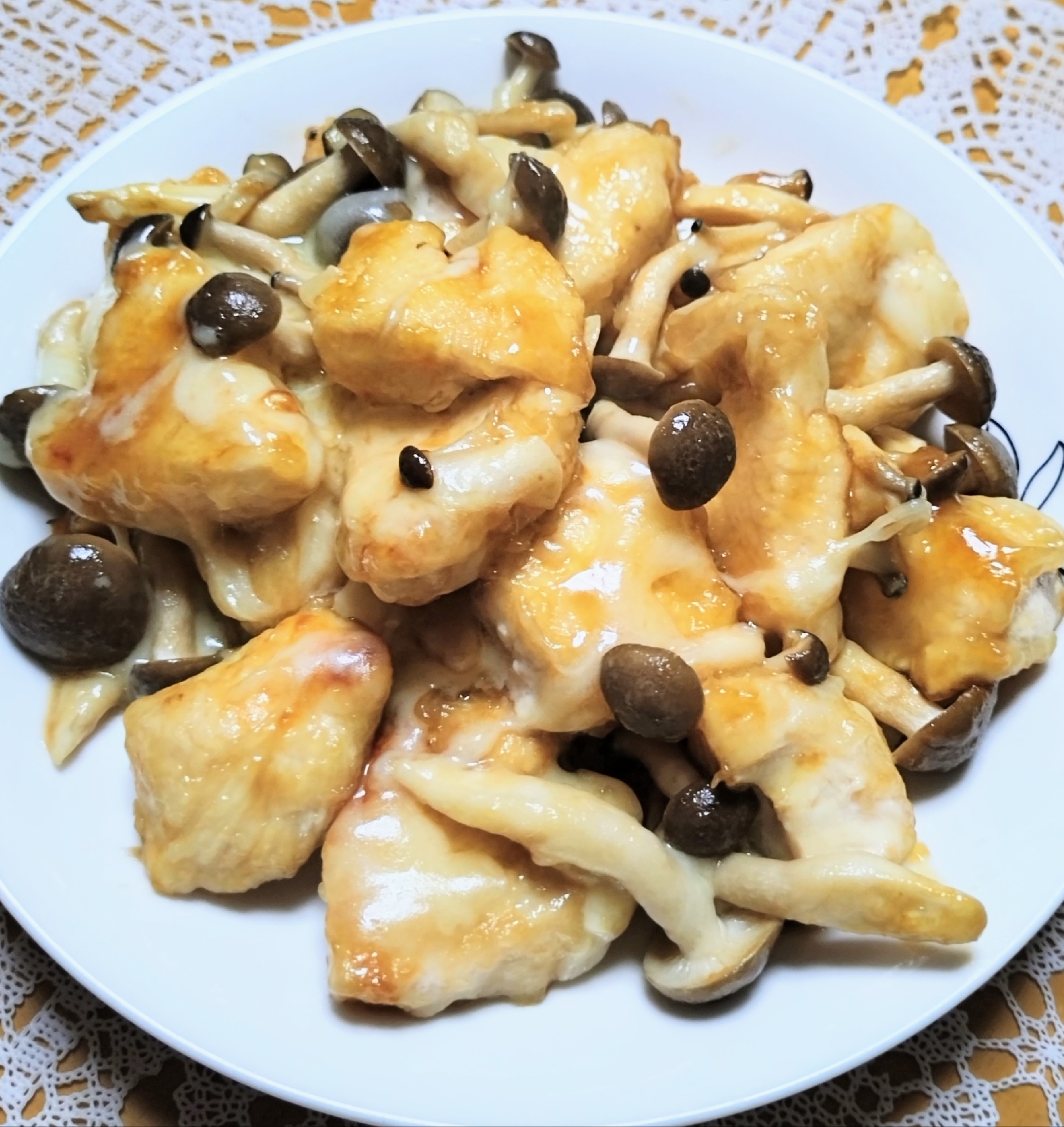 鶏むね肉としめじのチーズ甘酢タレ☆