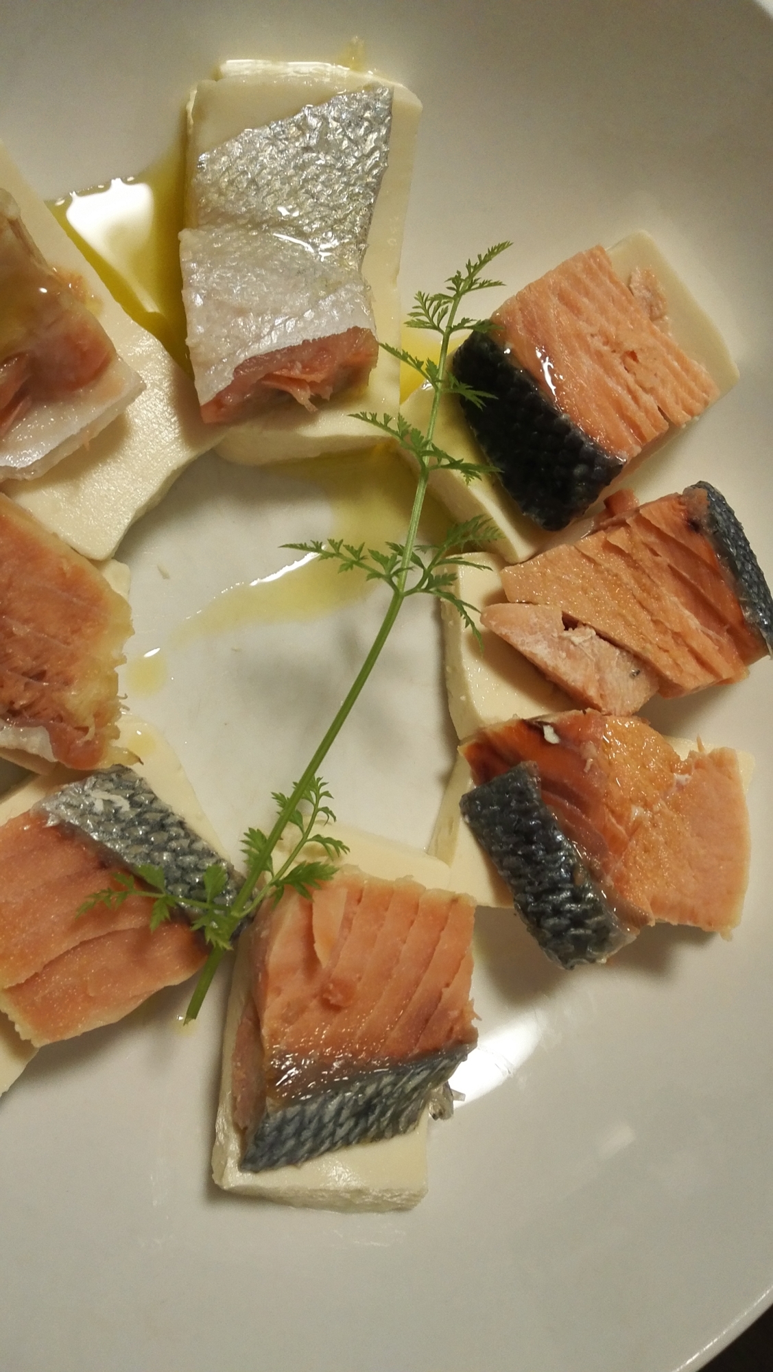 鮭と豆腐のイタリアンサラダ風