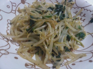 もやしとホウレン草のコンソメ炒め レシピ 作り方 By ピーチェ 楽天レシピ もやしとホウレン草のコンソメ炒め レシピ 作り方 By ピーチェ 楽天レシピ