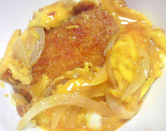 卵たっぷりチキンで親子カツ丼