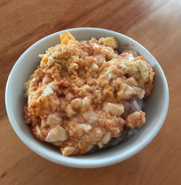 ふわふわケチャップ卵豆腐丼