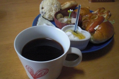 バニラにレモン！飲むまでちょっと心配でしたが、さっぱりと美味しい！バレンタインなので♡のカップで贈りま～す。受け止めてね(*＾＿＾*)（笑）