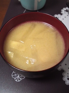 こんばんは☆ ３回目の投稿です♪ 寒いのでお味噌汁がより一層美味しいですね！大根が甘くて美味しかったです(*^^*)
