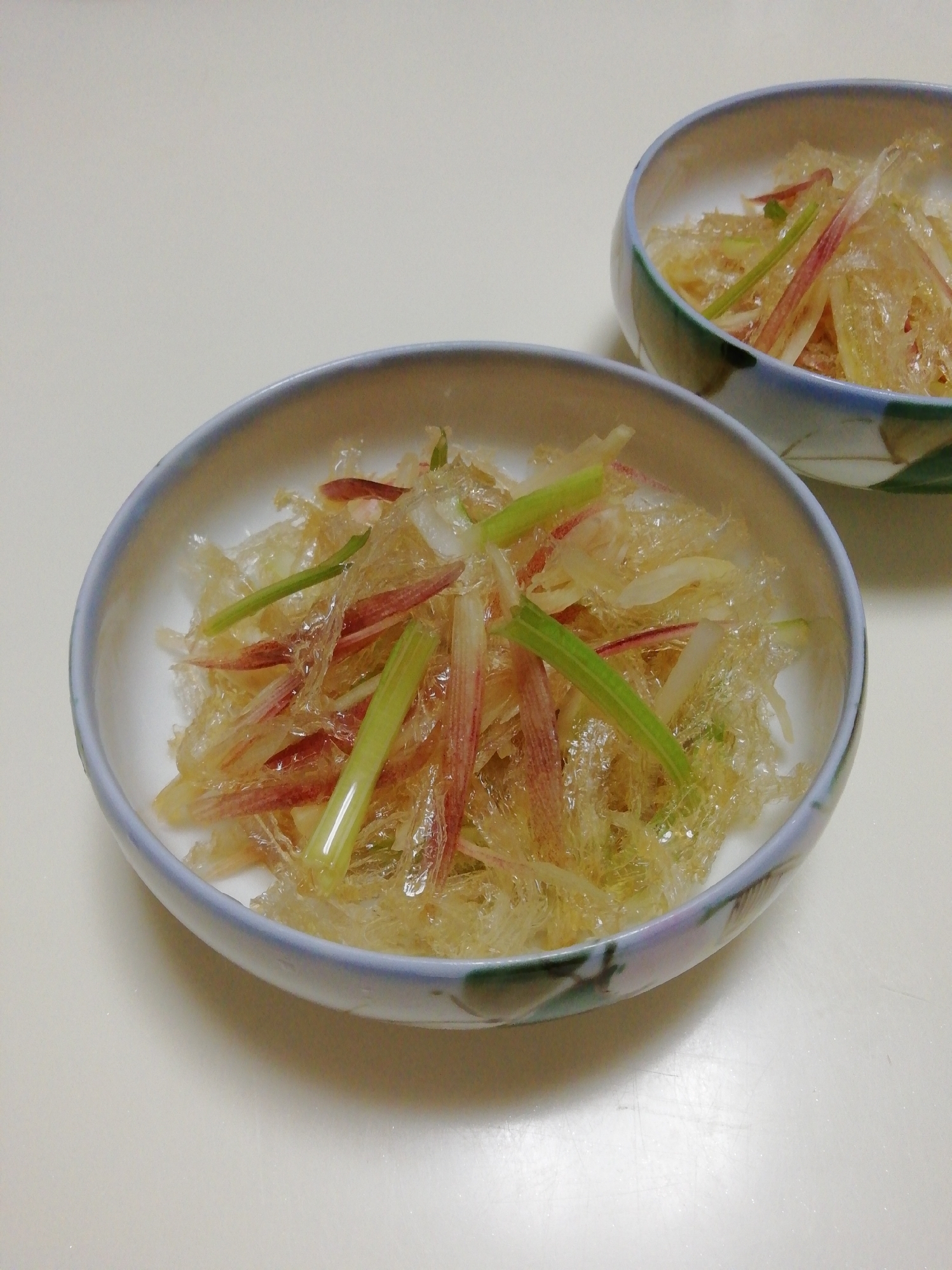 糸寒天とみょうがとセロリの酢の物