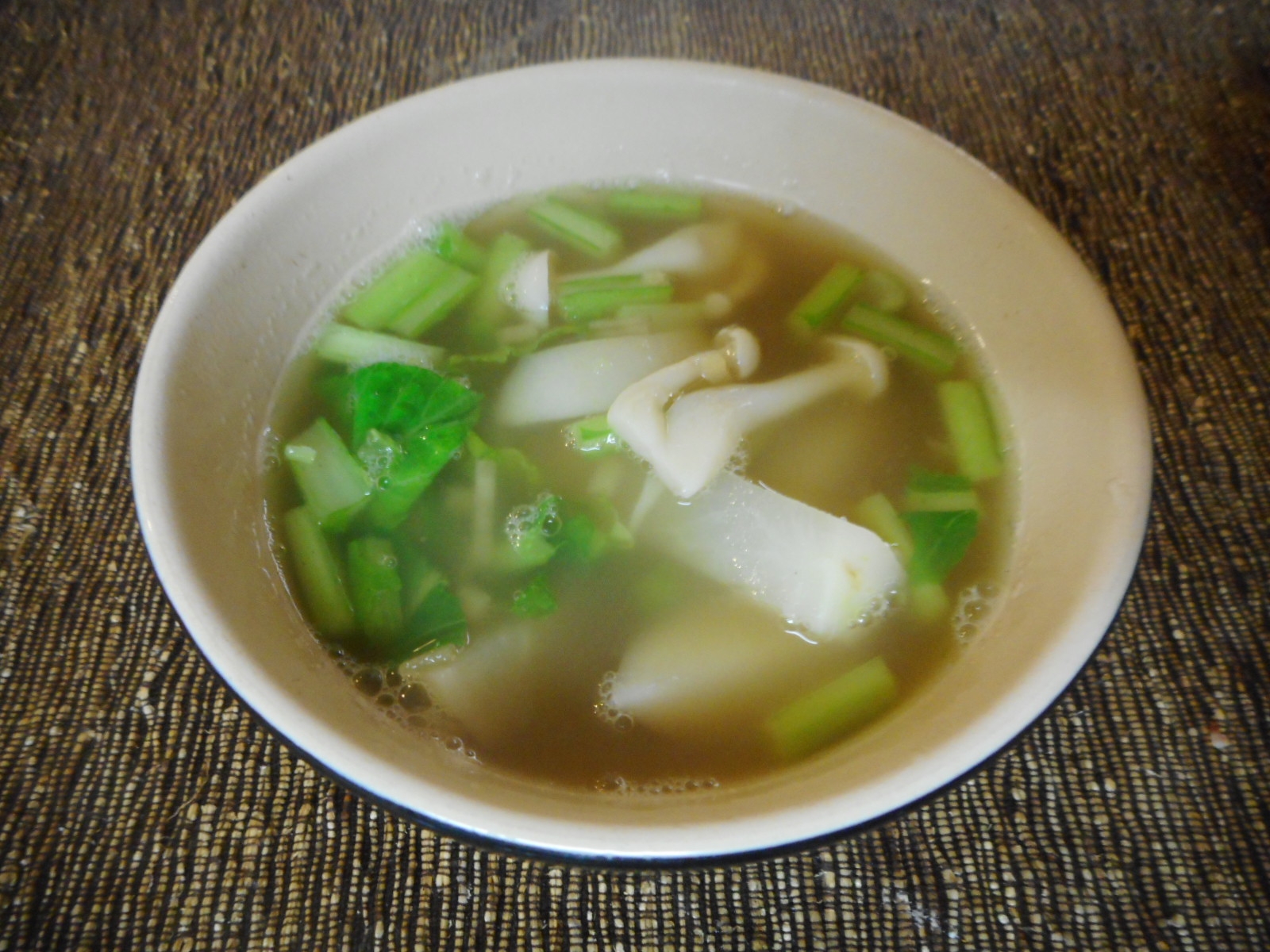 カブとブナピーの中華スープ