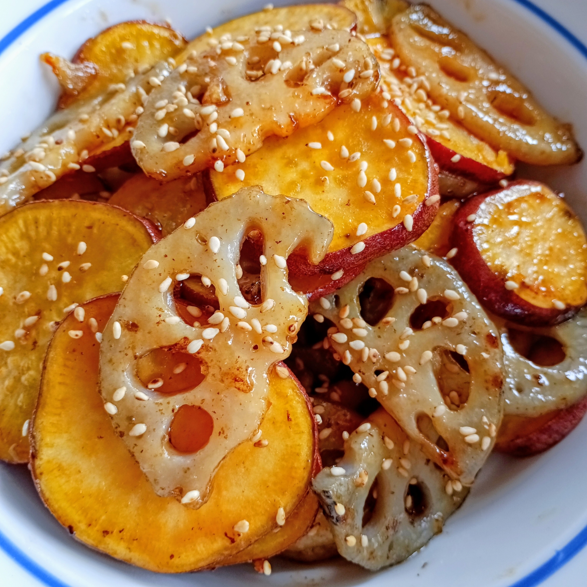 【簡単】サツマイモとれんこんの甘辛炒め【副菜】