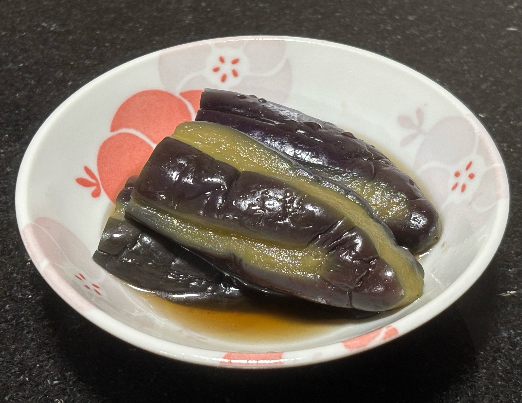 隠し味はコチュジャン♪ レンジで茄子のお浸し