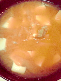 ごぼう、豆腐、キャベツの味噌汁
