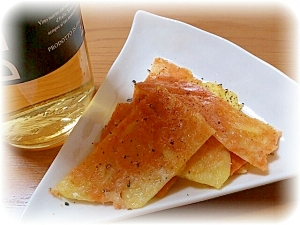 材料2つ 簡単じゃがいもチーズのカリカリおつまみ レシピ 作り方 By はな1201011 楽天レシピ