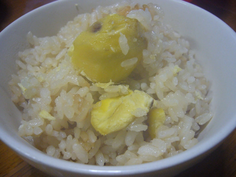 栗ご飯 (お焦げ付き)