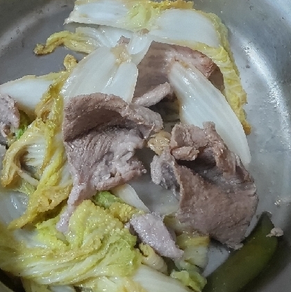 豚肉と白菜と糸こんにゃくの煮物☆