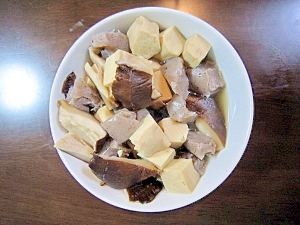 高野豆腐と椎茸とこんにゃくの和風煮物☆