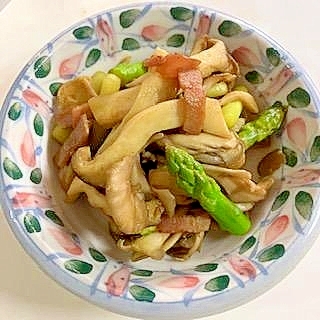 アスパラ・エリンギ・舞茸・ベーコンのカレー炒め