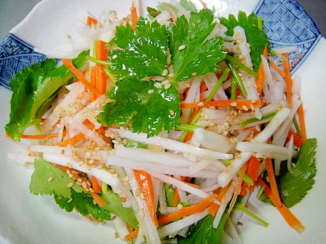 柚子ドレッシングで 大根と三つ葉のサラダ レシピ 作り方 By Mint74 楽天レシピ 柚子ドレッシングで 大根と三つ葉のサラダ レシピ 作り方 By Mint74 楽天レシピ