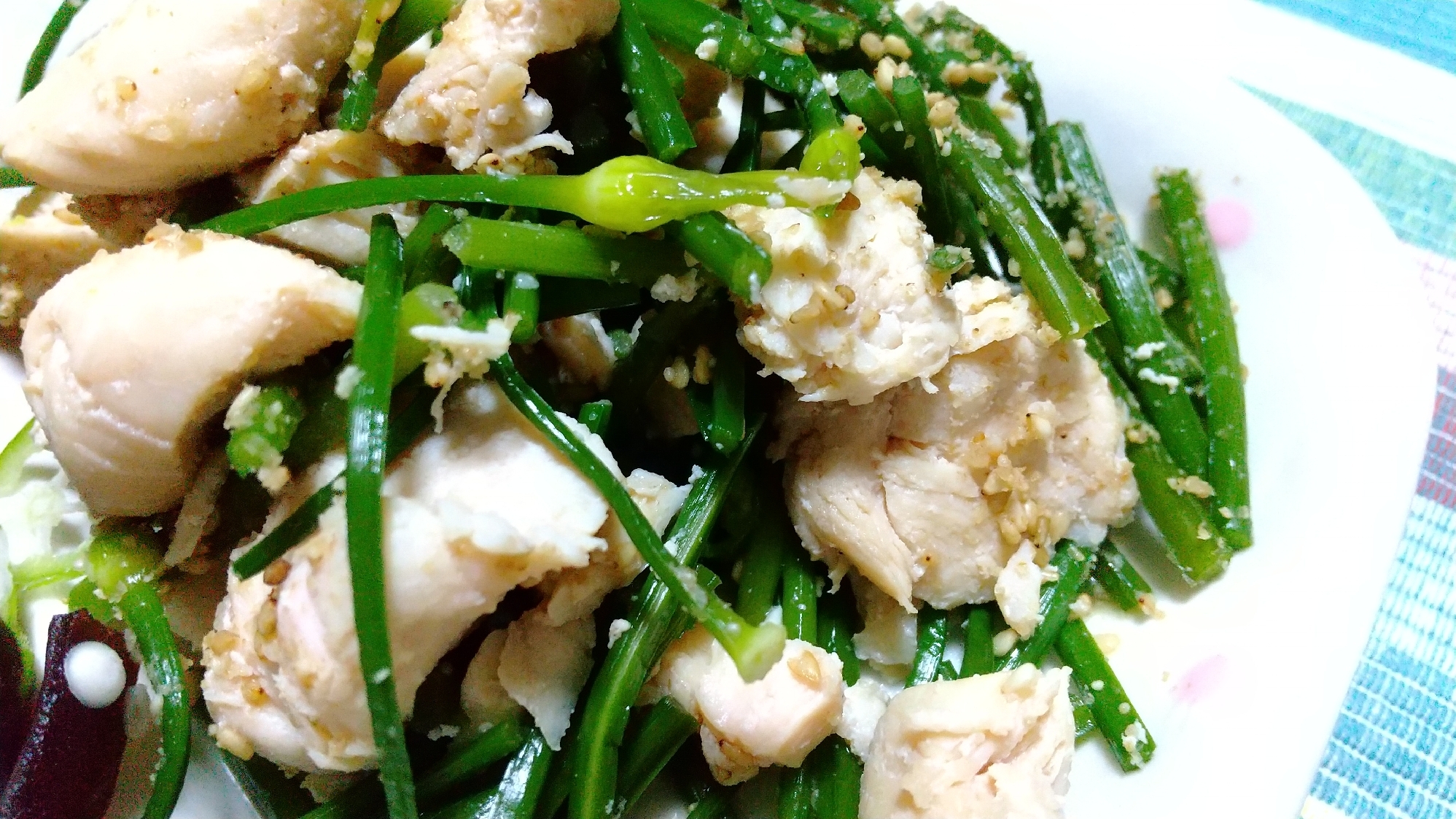 3. 花ニラとささみの塩こうじポン酢和え