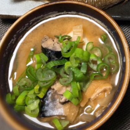 美味しい！男の手料理❤サバの水煮缶入り味噌汁♪