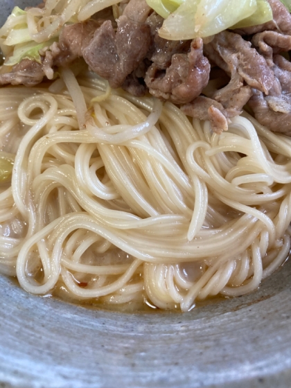 豆乳でヘルシー♪とんこつラーメン風