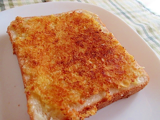 パン粉とチーズのカリカリトースト♪