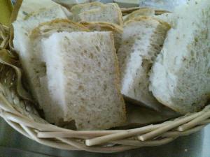 ＨＢでふわふわセサミ食パン
