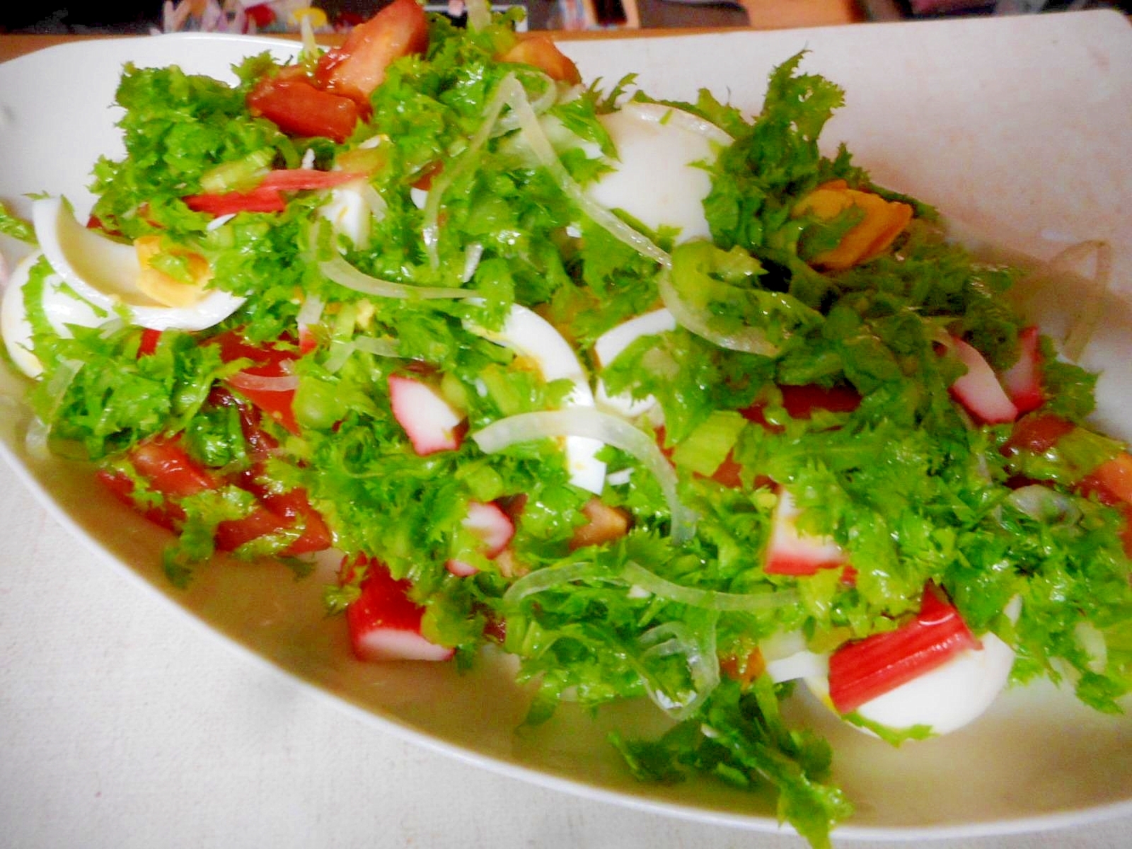ワサビ菜とカニカマとゆで卵のサラダ