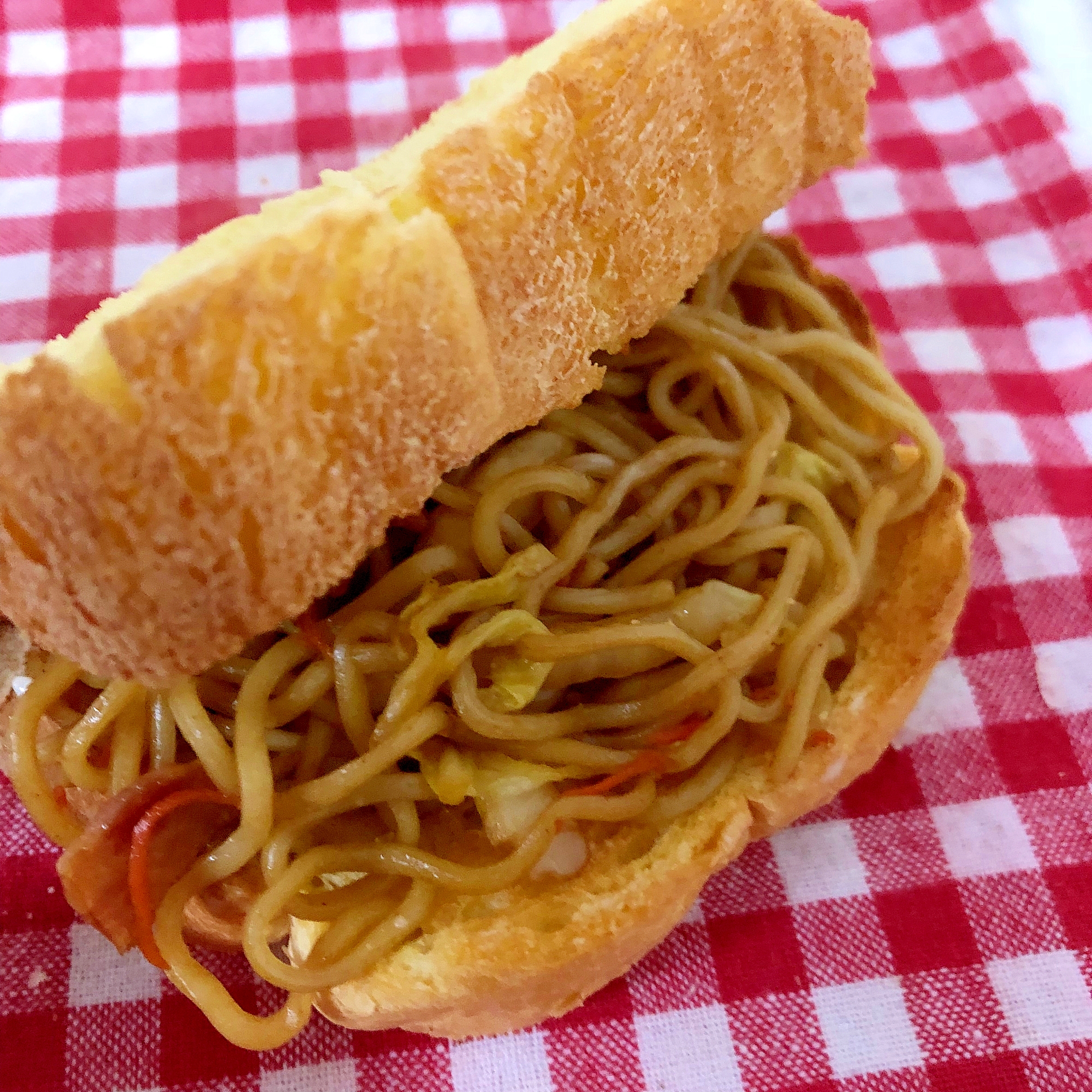 ベーコン焼きそばパン☆彡