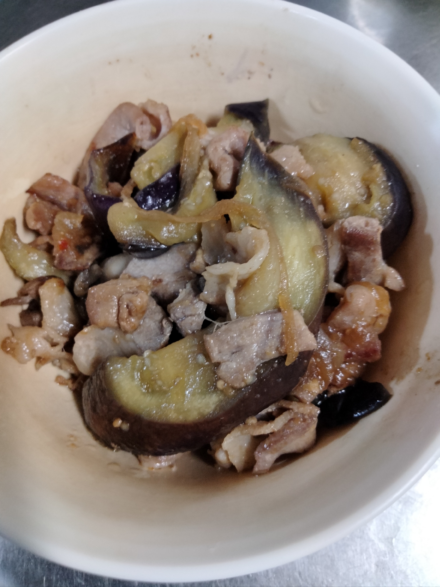 豚こま肉となすびの焼肉のたれ炒め