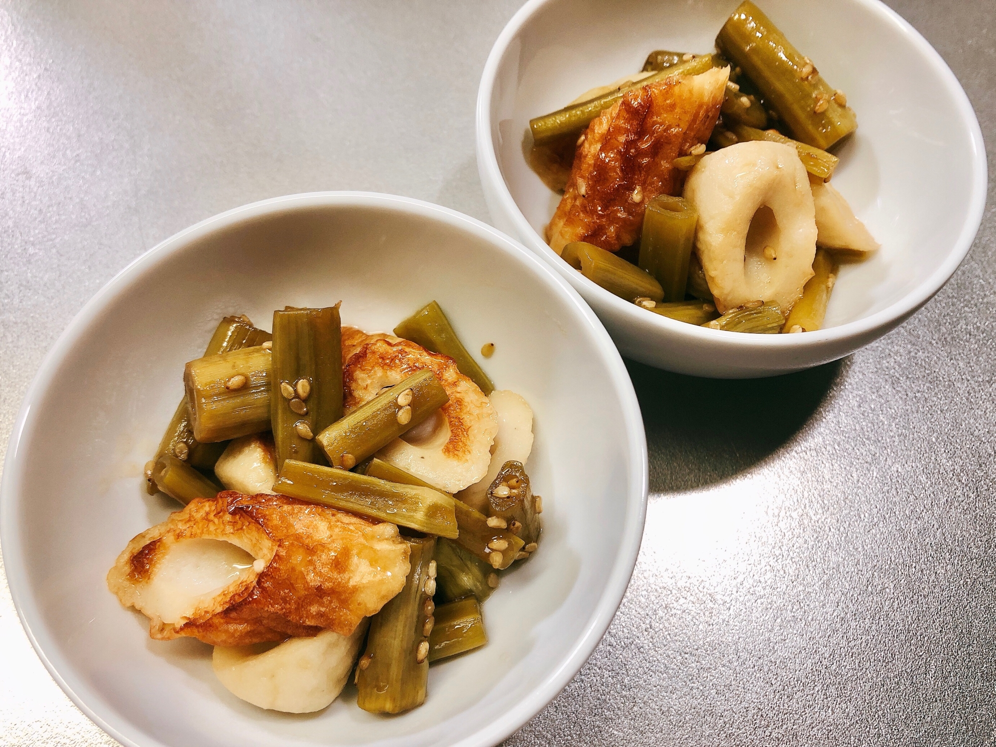 山菜を食べる♪ イタドリとちくわの炒め物