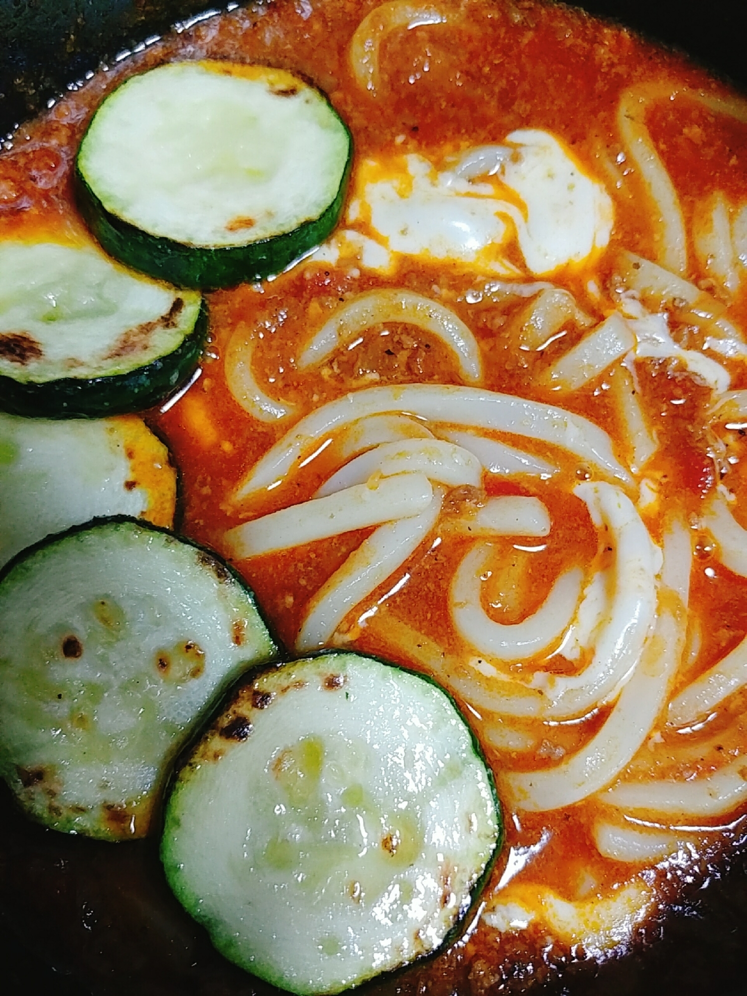 ズッキーニとチーズのキーマカレーうどん