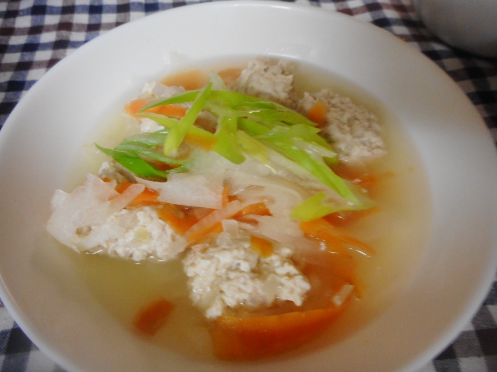 鶏団子とピーラー大根の蒸し鍋