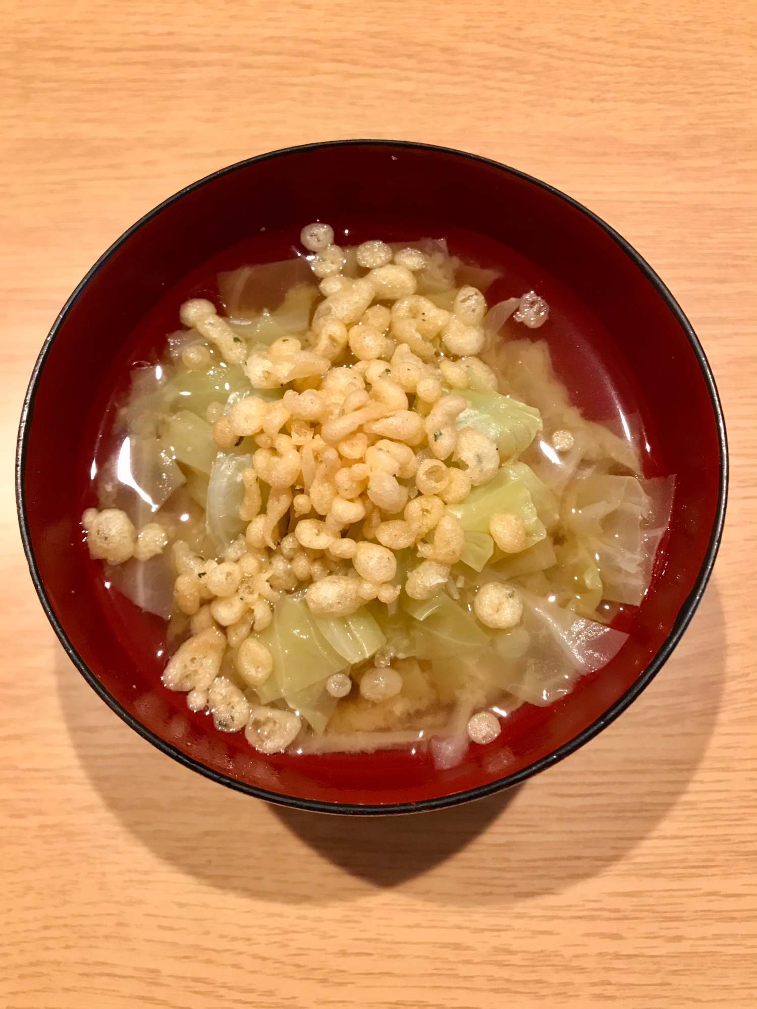 天かす入りキャベツの味噌汁