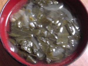 モロヘイヤと玉葱の塩スープ