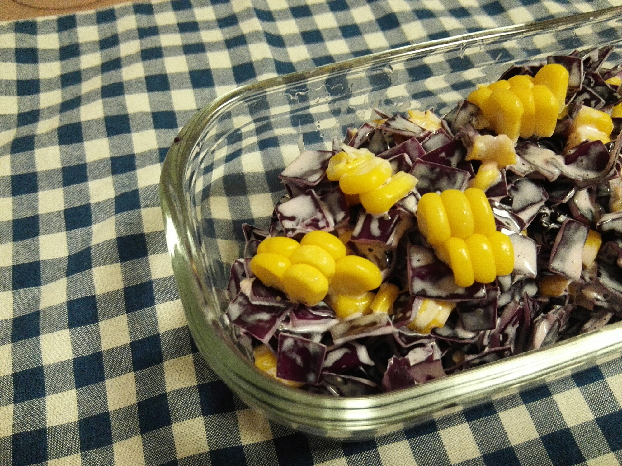 紫キャベツとコーンのコールスローサラダ