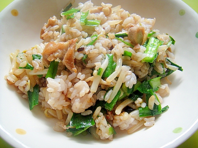 雑穀米で☆ニラもやし鶏肉のチャーハン