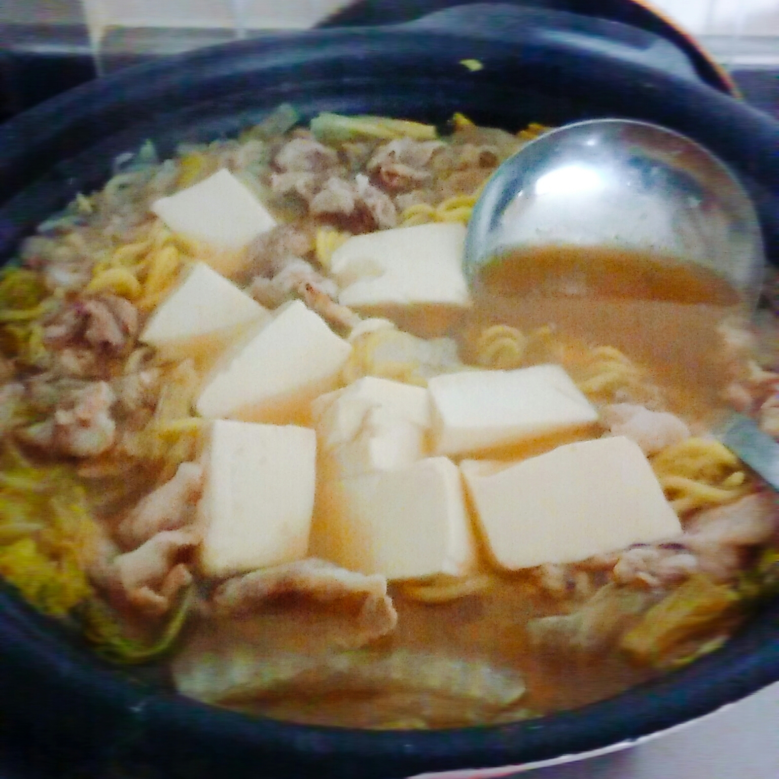 豆腐と豚バラのとんこつ味噌鍋