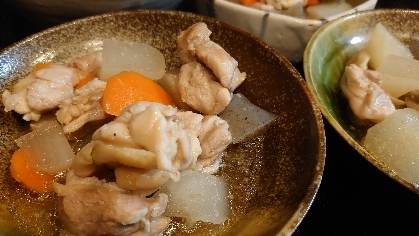 鶏もも・大根・人参・蒟蒻の　甘くない煮物