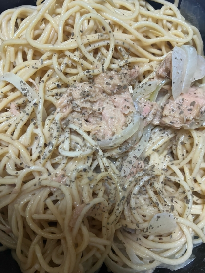 夕食に！ツナとベーコンのトマトクリームパスタ