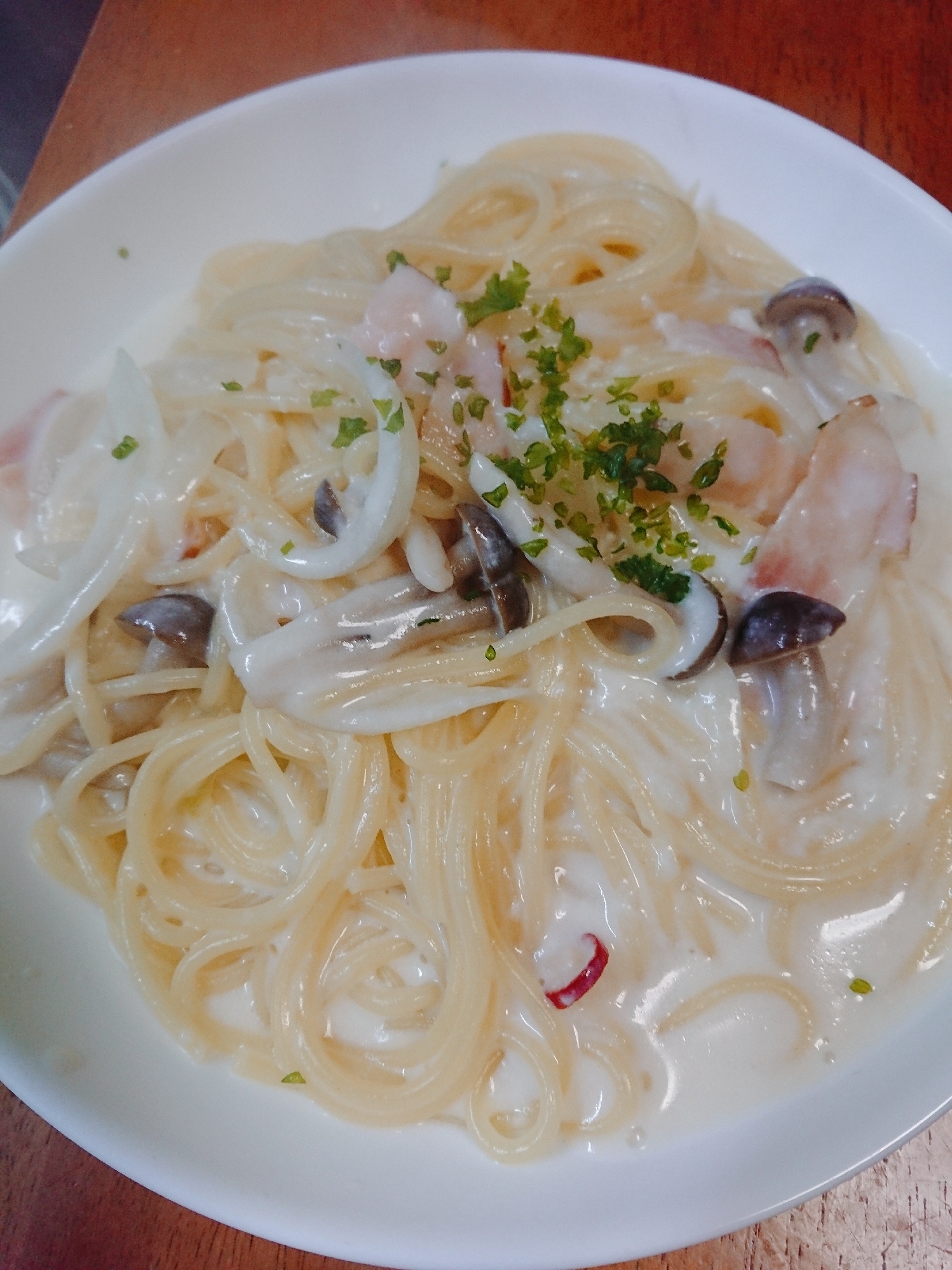 しめじとベーコンのクリームパスタ