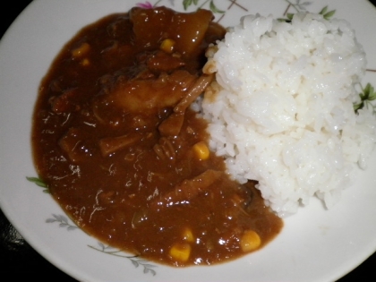 コーンが美味しい～!!
豚肉カレーもいいですね(ﾟ∇^d) ｸﾞｯ!!