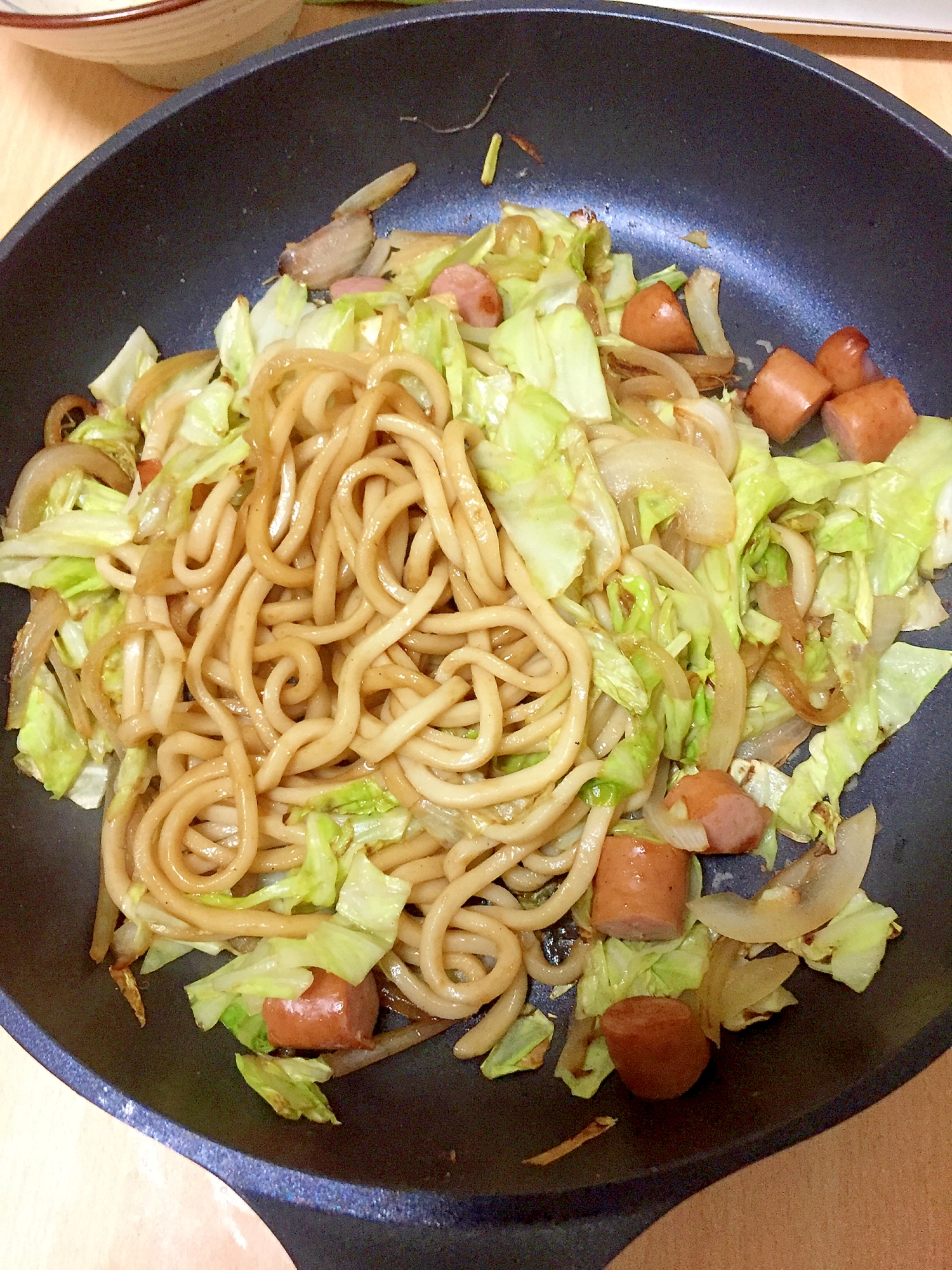 冷蔵庫の余り物で作る焼きうどん